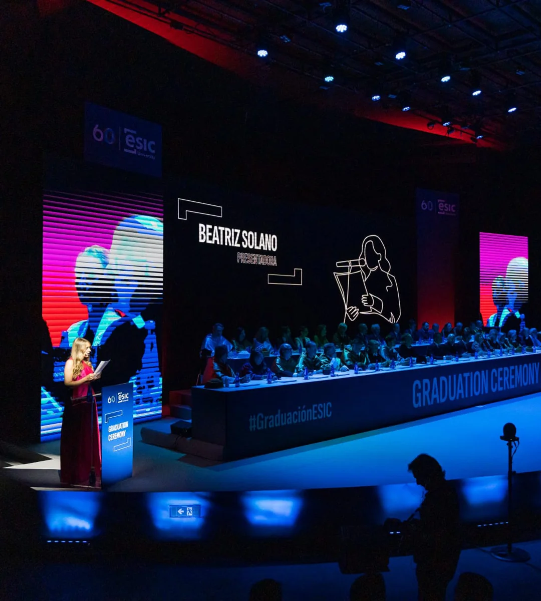graduaciones esic ceremonia presentadora periodista