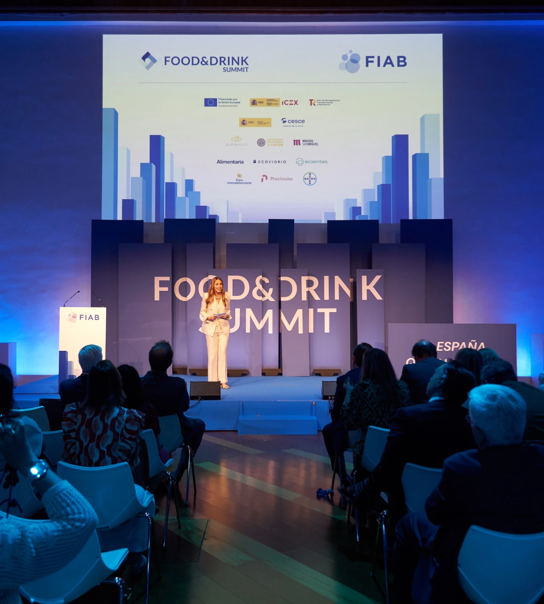 beatriz solano presentadora profesional de eventos en 2026 food and drink