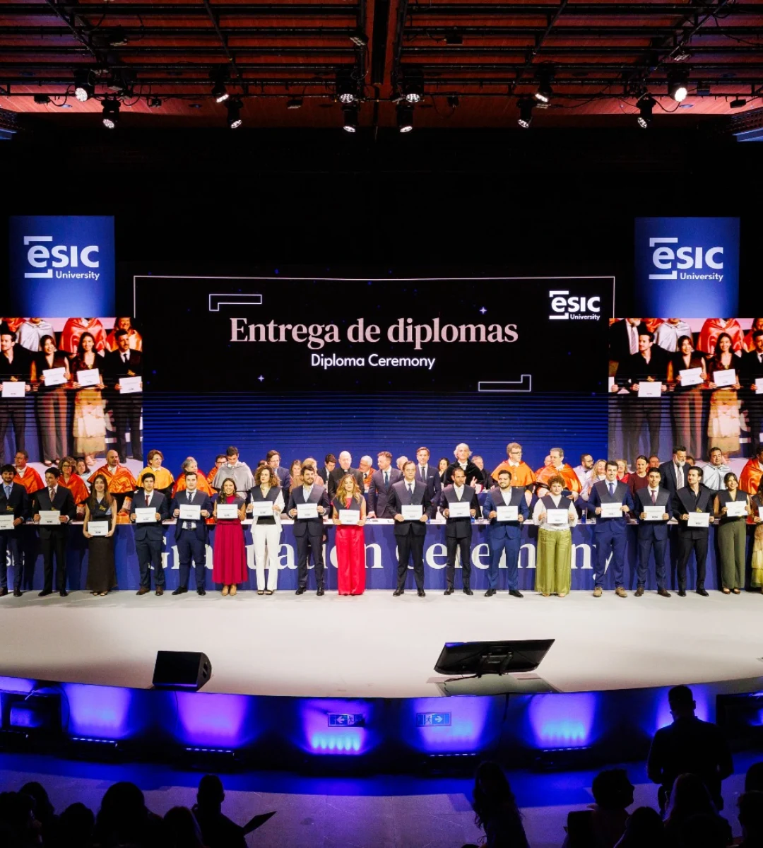 entrega de diplomas esic ceremonia