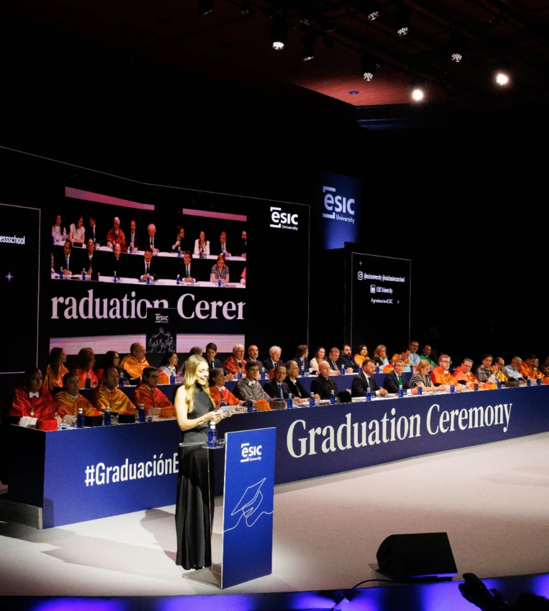 esic university graduacion 2026 presentadora