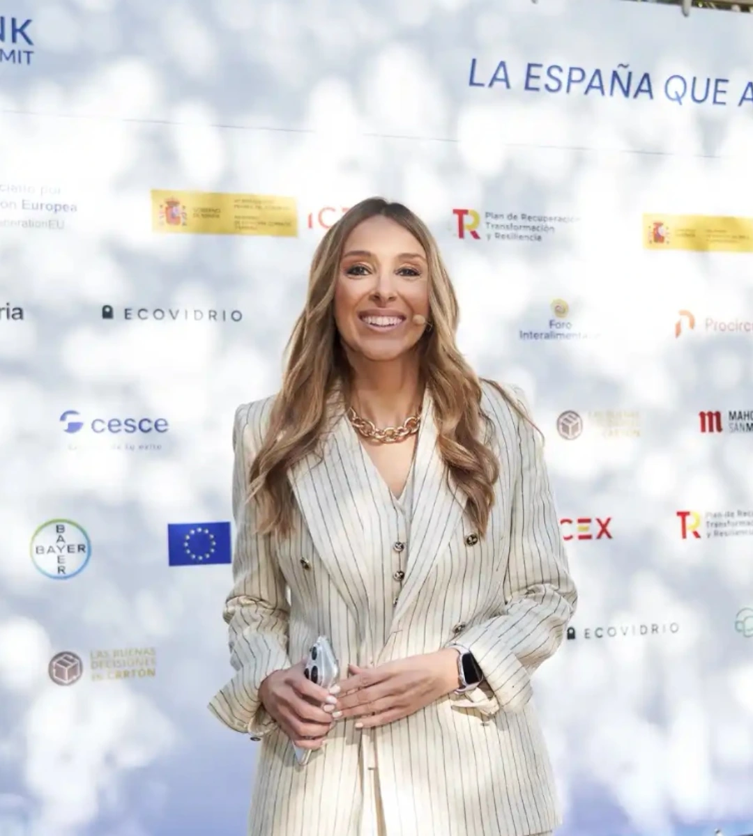 la espana que alimenta evento presentadora profesional