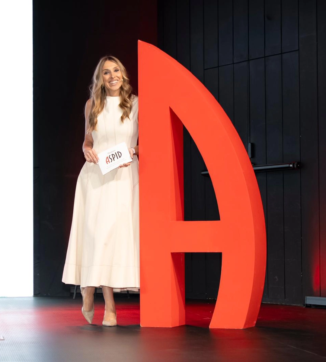presentadora premios aspid pmfarma